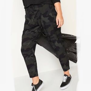 Old Navy | High Rise Camo Jogger